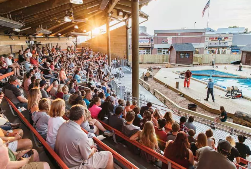 Paula Deen's Lumberjack Feud Supper Show, United States